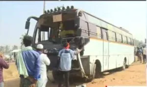 ಪ್ರವಾಸಕ್ಕೆ ಹೊರಟಿದ್ದ ಶಾಲಾ ಮಕ್ಕಳಿದ್ದ ಬಸ್