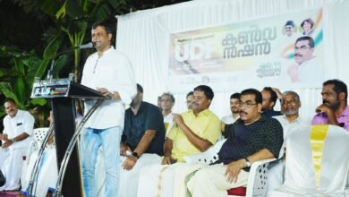 ಕೇರಳದ ಪೊನ್ನಣಿ ವಿಧಾನಸಭೆ ಕ್ಷೇತ್ರದಲ್ಲಿ ಕಾಂಗ್ರೆಸ್‌ ಪಕ್ಷದ ಪರ ಪ್ರಚಾರ ಸಭೆಯನ್ನುದ್ದೇಶಿಸಿ ಮಾತನಾಡುತ್ತಿರುವ ಎಐಸಿಸಿ ಮುಖಂಡ ಶಾಕೀರ್‌ ಸನದಿ